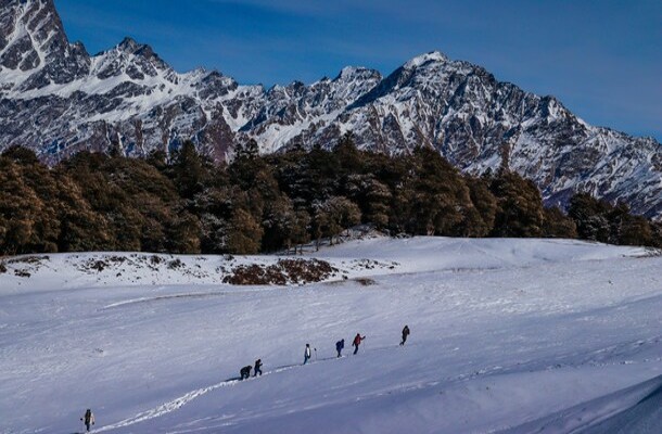 Skiing in Auli